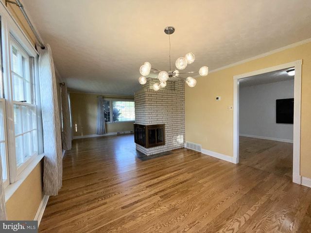 1589 HOLLYWOOD PKWY, York, PA 17403