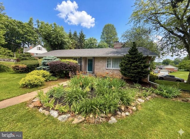1589 HOLLYWOOD PKWY, York, PA 17403