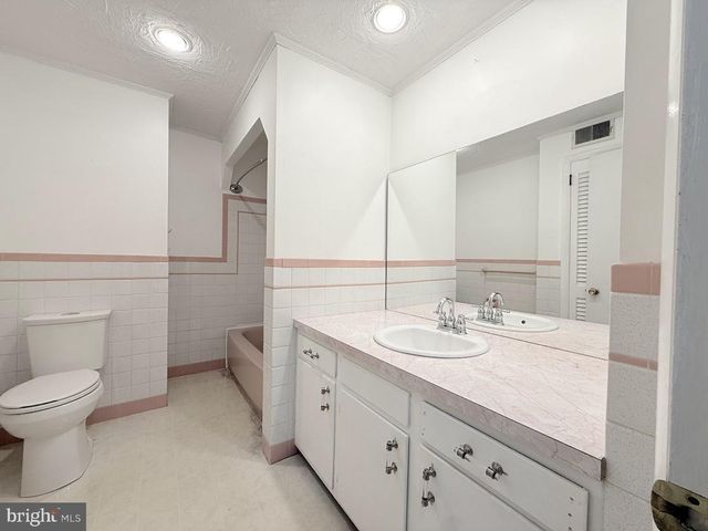 1589 HOLLYWOOD PKWY, York, PA 17403