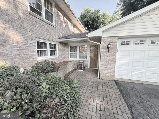 1589 HOLLYWOOD PKWY, York, PA 17403