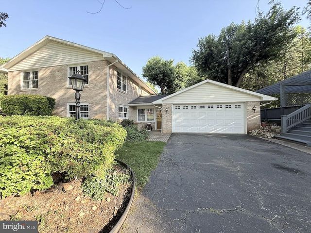 1589 HOLLYWOOD PKWY, York, PA 17403