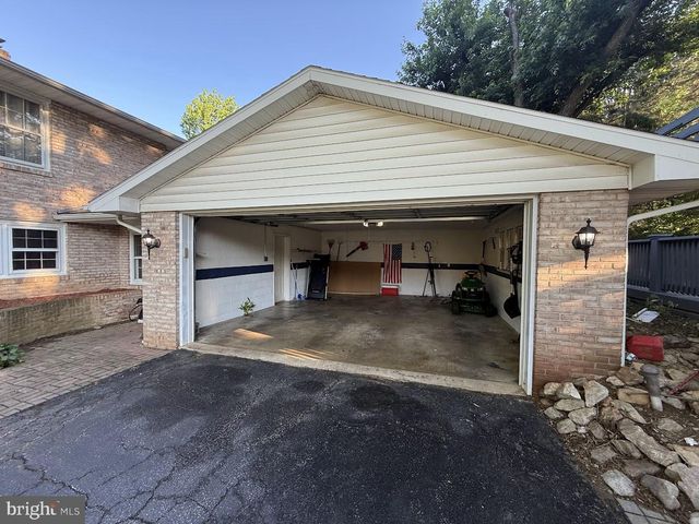 1589 HOLLYWOOD PKWY, York, PA 17403