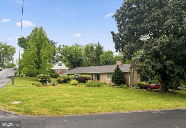 1589 HOLLYWOOD PKWY, York, PA 17403