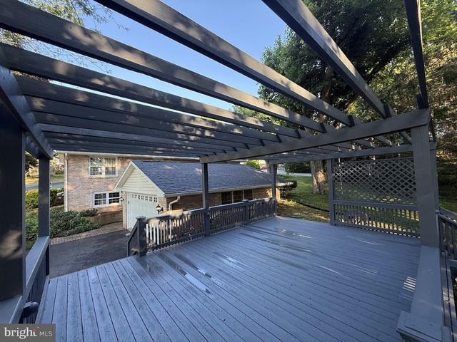 1589 HOLLYWOOD PKWY, York, PA 17403
