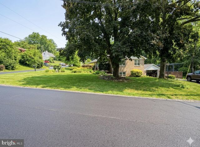 1589 HOLLYWOOD PKWY, York, PA 17403