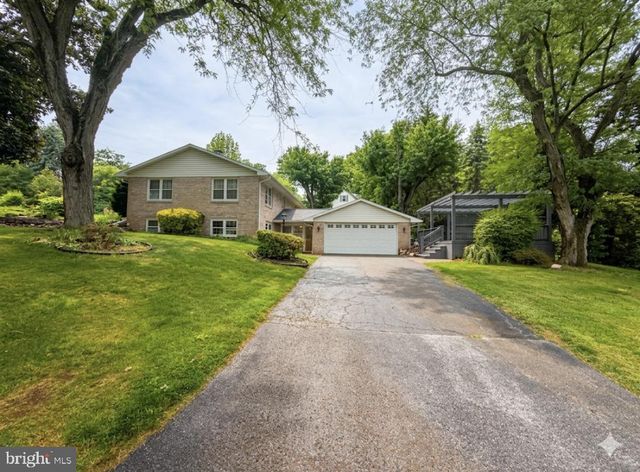 1589 HOLLYWOOD PKWY, York, PA 17403