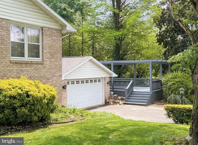 1589 HOLLYWOOD PKWY, York, PA 17403