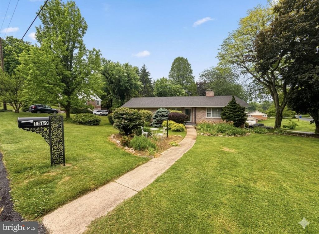 1589 HOLLYWOOD PKWY, York, PA 17403