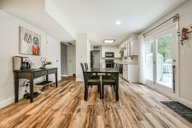 909 Farmview Lane, Carmel, IN 46032