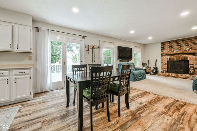 909 Farmview Lane, Carmel, IN 46032