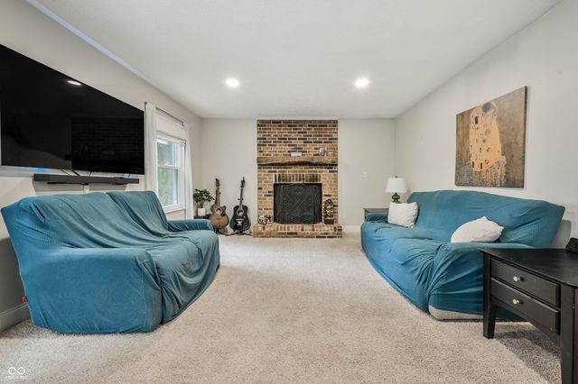 909 Farmview Lane, Carmel, IN 46032