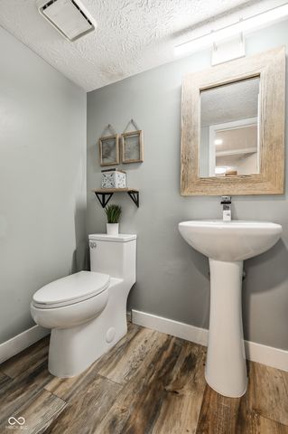 909 Farmview Lane, Carmel, IN 46032