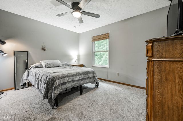 909 Farmview Lane, Carmel, IN 46032