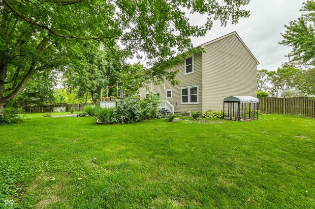 909 Farmview Lane, Carmel, IN 46032