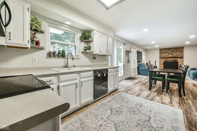 909 Farmview Lane, Carmel, IN 46032