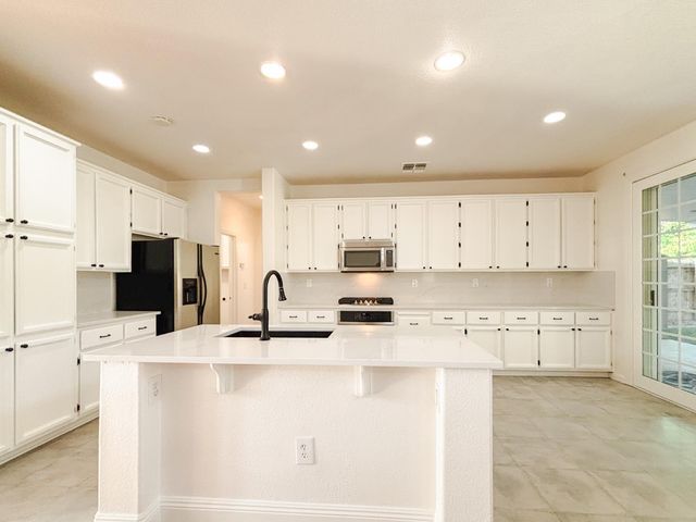 8008 Horncastle Ave, Roseville, CA 95747