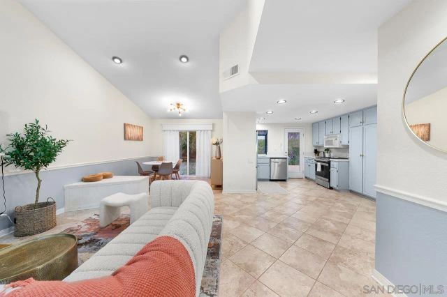 1018 Bridle Path Way, Oceanside, CA 92057