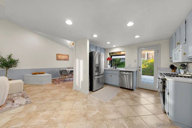 1018 Bridle Path Way, Oceanside, CA 92057