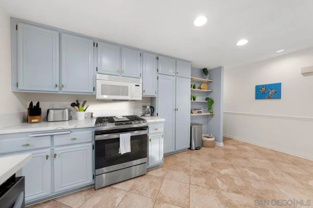 1018 Bridle Path Way, Oceanside, CA 92057