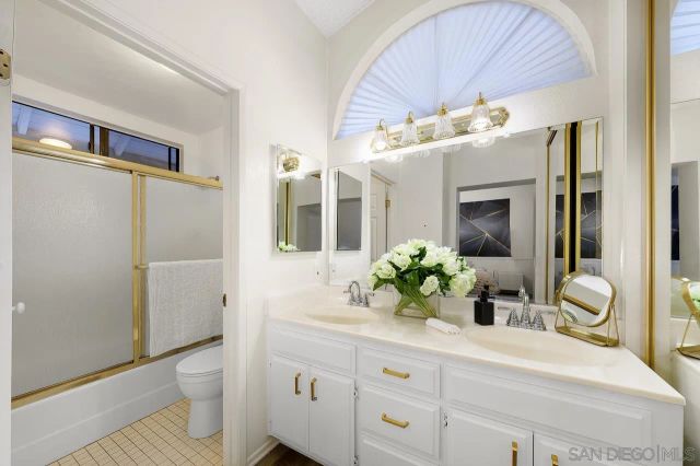 1018 Bridle Path Way, Oceanside, CA 92057