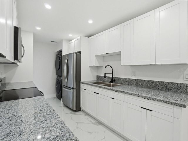 390 HAZEL CIRCLE, Punta Gorda, FL 33982