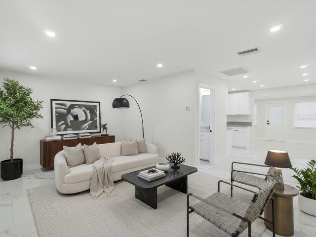 390 HAZEL CIRCLE, Punta Gorda, FL 33982