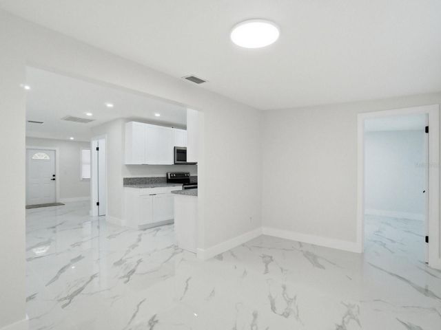 390 HAZEL CIRCLE, Punta Gorda, FL 33982