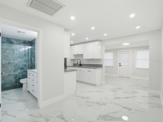 390 HAZEL CIRCLE, Punta Gorda, FL 33982