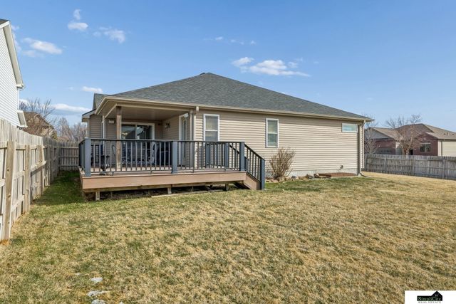 9635 Saint Clement Circle, Lincoln, NE 68526
