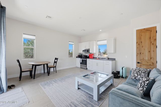 6896 E LOMAS VERDES Drive, Scottsdale, AZ 85266