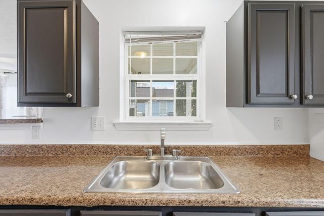 450 Ash Street, Lexington, KY 40508