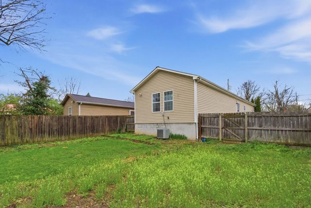 450 Ash Street, Lexington, KY 40508