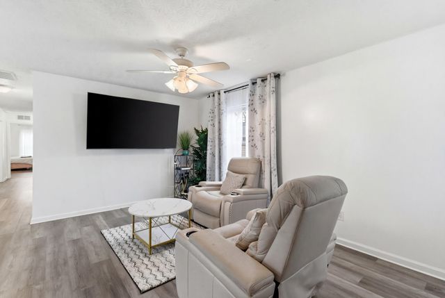 450 Ash Street, Lexington, KY 40508