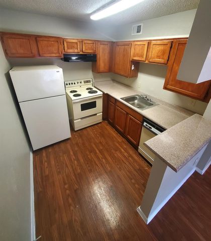 18333 Roehampton Drive 923, Dallas, TX 75252