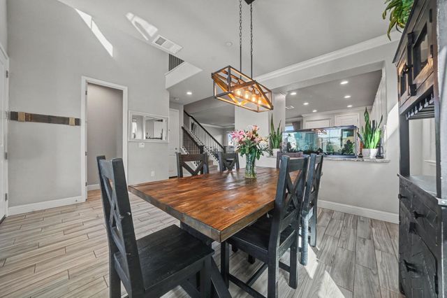 514 Lupine Dr, Ione, CA 95640