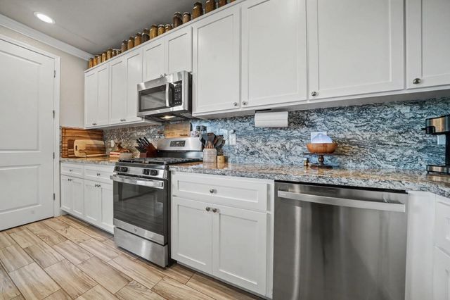 514 Lupine Dr, Ione, CA 95640