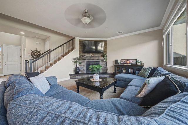 514 Lupine Dr, Ione, CA 95640