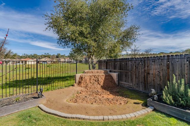 514 Lupine Dr, Ione, CA 95640