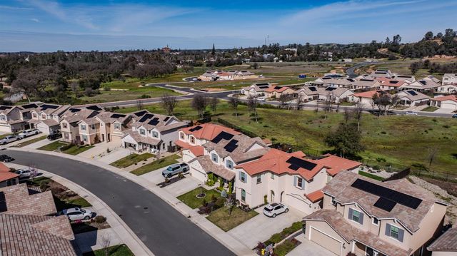 514 Lupine Dr, Ione, CA 95640