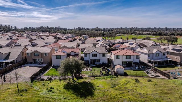 514 Lupine Dr, Ione, CA 95640