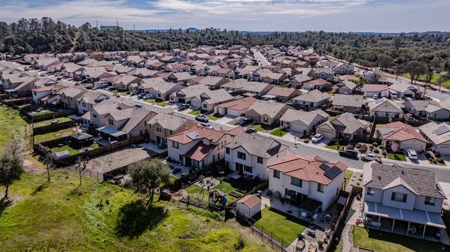 514 Lupine Dr, Ione, CA 95640