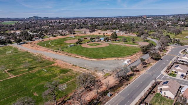 514 Lupine Dr, Ione, CA 95640