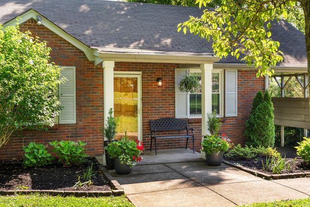 2219 Berrywood Rd, Nashville, TN 37216