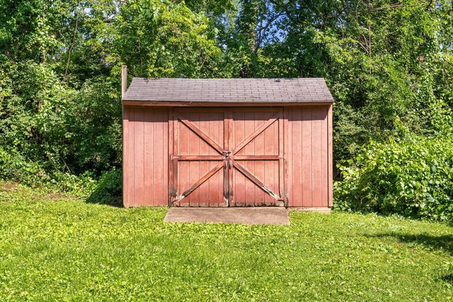 2219 Berrywood Rd, Nashville, TN 37216