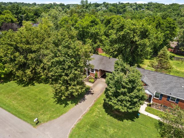 2219 Berrywood Rd, Nashville, TN 37216
