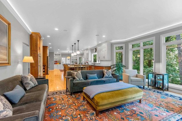 2490 DEERPATH DRIVE, Green Bay, WI 54302