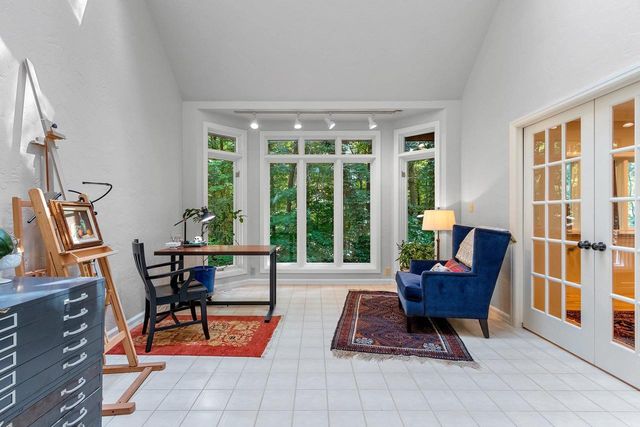 2490 DEERPATH DRIVE, Green Bay, WI 54302