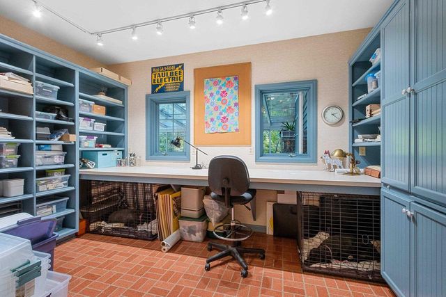 2490 DEERPATH DRIVE, Green Bay, WI 54302