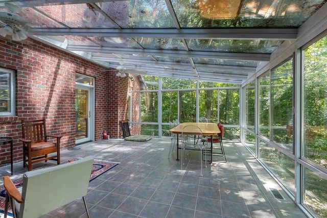 2490 DEERPATH DRIVE, Green Bay, WI 54302