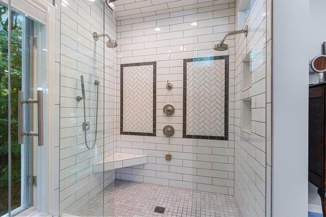 2490 DEERPATH DRIVE, Green Bay, WI 54302